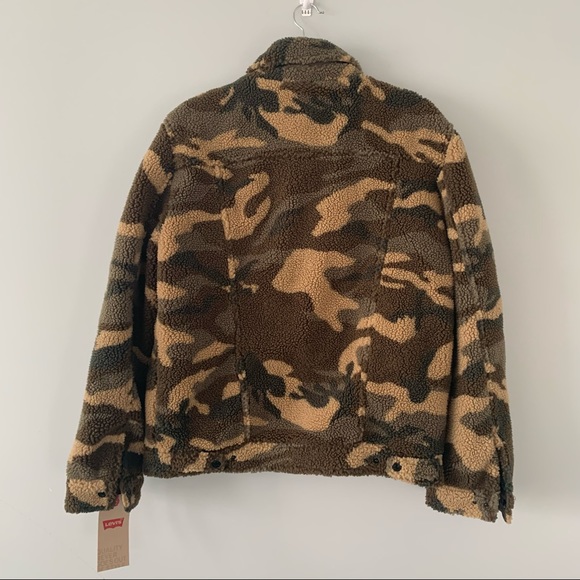 Levi Straus & Co Sherpa Camouflage Trucker Jacket - Picture 4 of 16